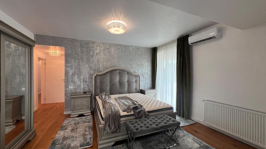 4 camere cu vedere catre parc Herastrau