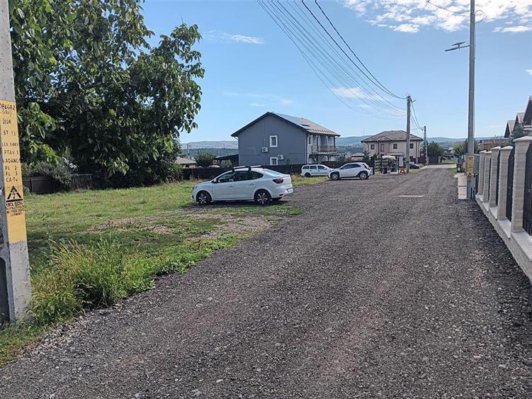 Valea Adanca str Cosarilor TEREN 550mp Intravilan cu utilitati