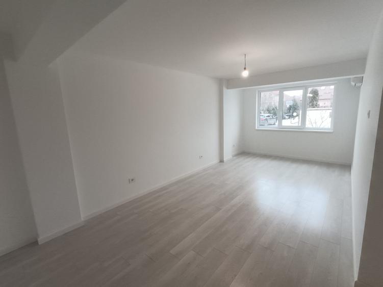 APARTAMENT 2 CAMERE DECOMANDAT, TVA INCLUS, BLOC NOU, INTABULAT, PARCARE INCLUSA