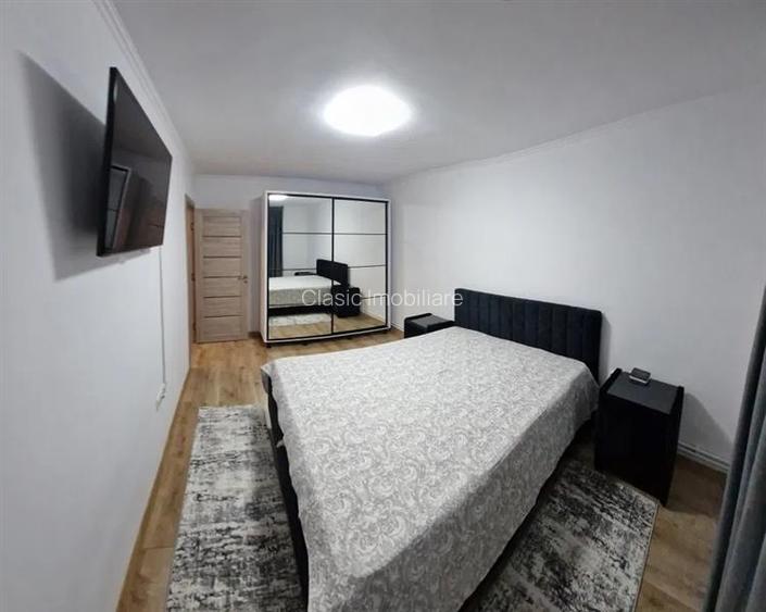 Inchiriere apartament 3 camere decomandate finisat modern zona Centrala- strada - 7