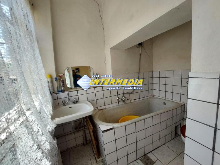 Casa de vanzare in Centru pozitie buna - 7