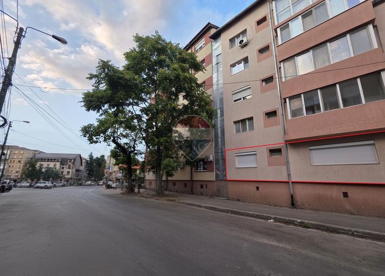 Apartament 2 camere parter inalt centrala gaz zona Dambovita