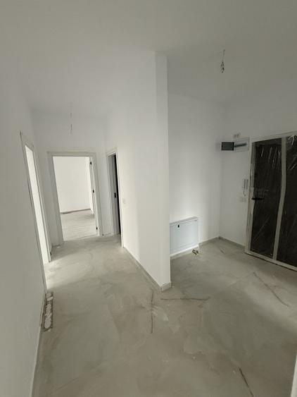 3 CAMERE/ FINALIZAT/ 7 MINUTE METROU N TECLU
