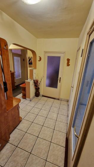 Vand apartament 3 camere decomandat Orastie