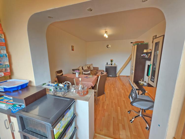 Ocazie! Cartier Stefan cel Mare confort 1 decomandat etaj intermediar, parcare