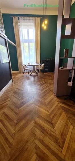 Apartament exclusivist et.1 langa Primarie, balcon vedere spre Parc