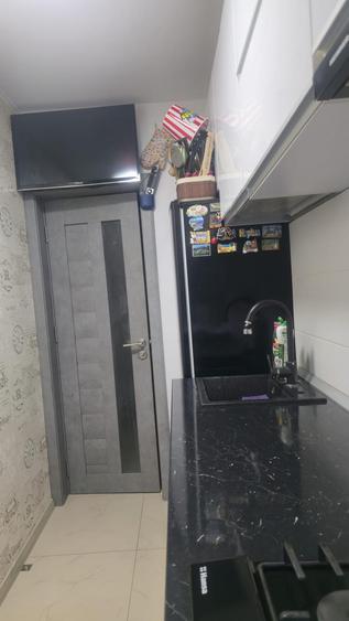 Vanzare apartament 2 camere semidecomandat, etaj 3/4, zona KM 4-5
