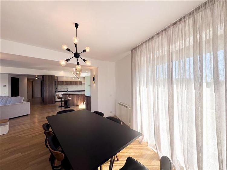 Apartament tip Penthouse de inchiriat 4 camere Soseaua Nordului