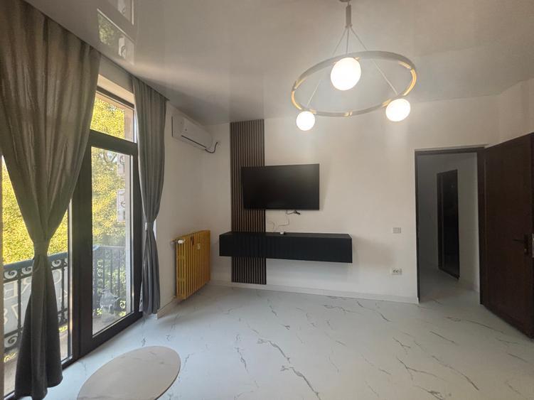 Inchiriere apartament 2 camere cu vedere in Parcul Cismigiu