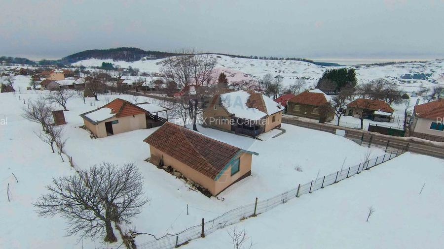 Casă cu livadă, 4 camere din cărămidă, de vânzare în zona Bratca-Damiș - 24