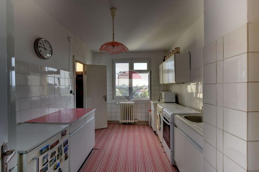 Apartament cu 3 camere de vânzare, zonă ultracentrală Timișoara