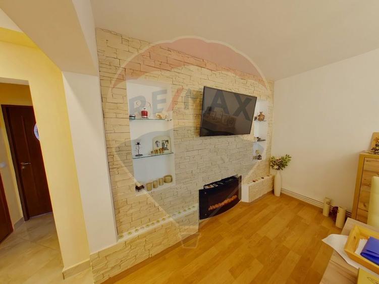 Apartament cu 4 camere de vânzare, Piața 1 Decembrie 1918