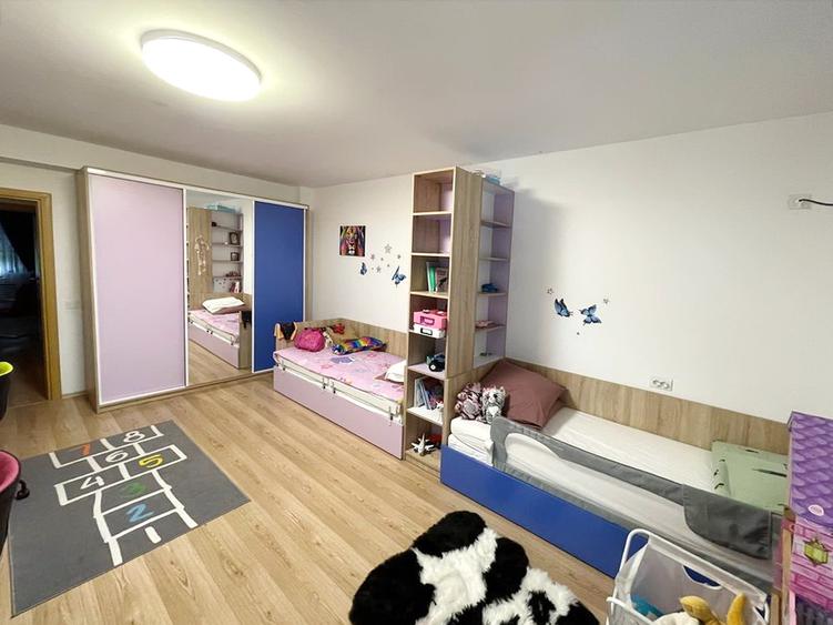House for rent in Pipera, Domus Stil, 5 rooms, pool acces, family friendly
