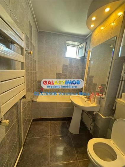Apartament 3 camere de inchiriat , loc de parcare , fara lift - Titan