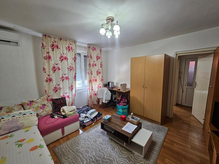 Apartament 2 camere, etajul 4 din 4, cu pod, Complexul Studențesc, comision 0%