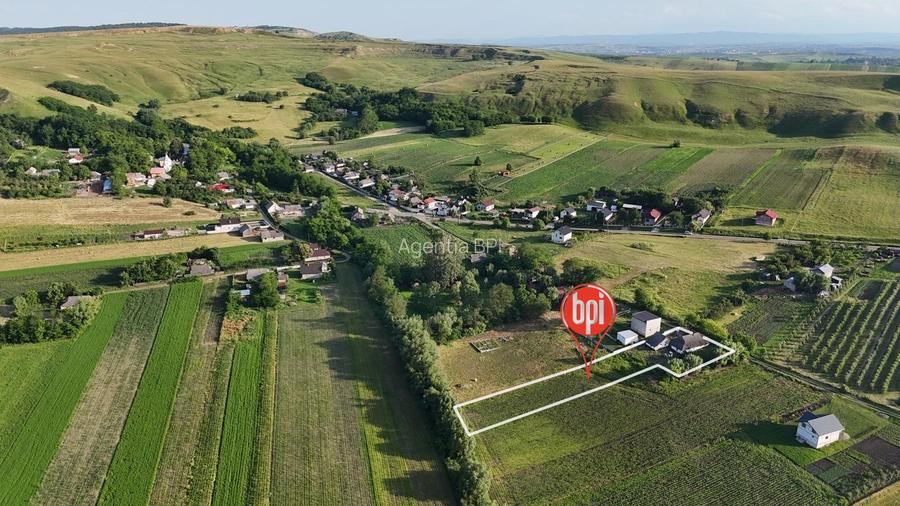 SE VINDE Casa (demolabila) + Teren construibil, in Hreatca, Com.Vulturesti, SV - 3