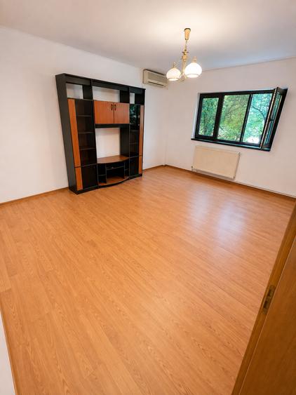 Apt 3 cam, 2 bai, centrala termica, se acceptă animale companie talie mică
