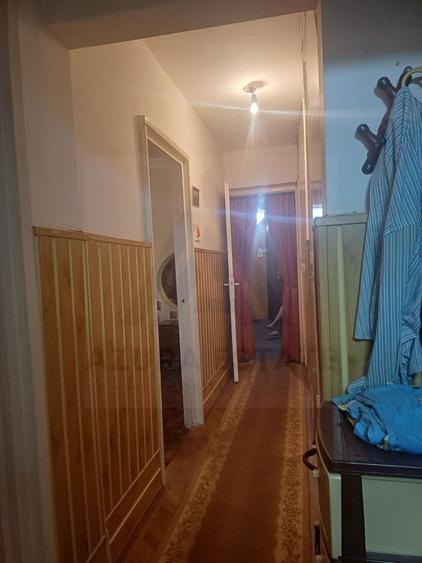 Apartament 4 camere 85 mp utili etaj 1 si pivnita in zona Vasile Aron