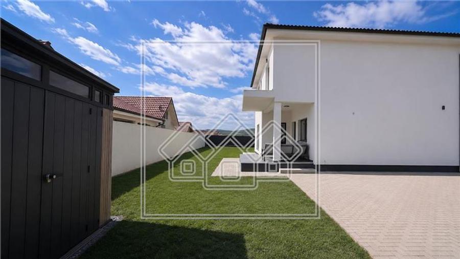 Casa individuala cu 4 camere, teren 571 mp - Cristian, Sibiu