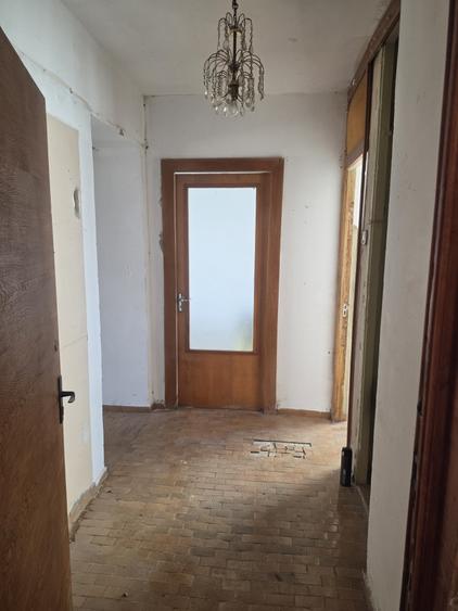 Mosilor/Carol apartament 2 camere decomandat de vanzare, constructie 1982