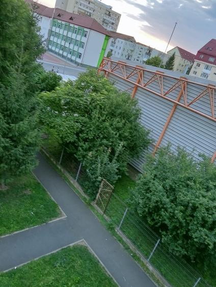 Apartament decomandat cu 2 camere | pivniță | Piața Rahova | Mobilat și utilat |