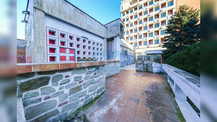 De vanzare Hotel, nefunctional, 70 camere + teren 3590 mp, Dej┃ - 6