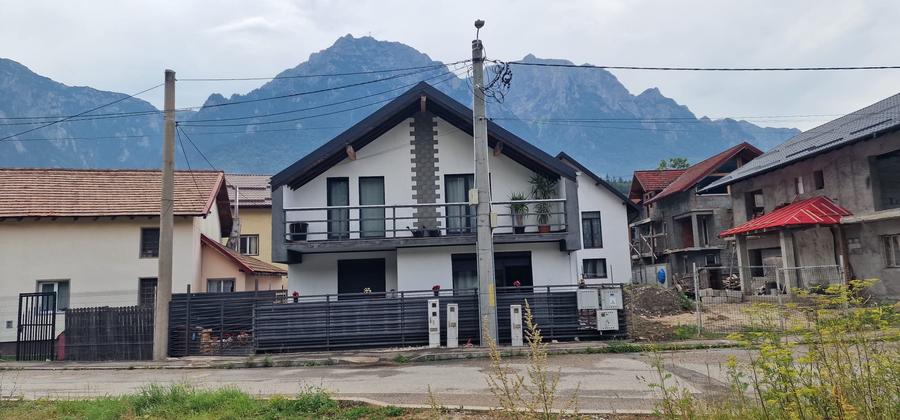 BUSTENI APARTAMENT NOU 111mp,3CAM+1,spre Caraiman-Castel Cantacuzino,proprietar