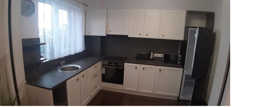 Inchiriez apartament cu 2 camere si loc de parcare in Avantgarden 3