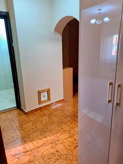 Închiriez apartament 3 camere, renovat, loc de parcare - Nerva Traian