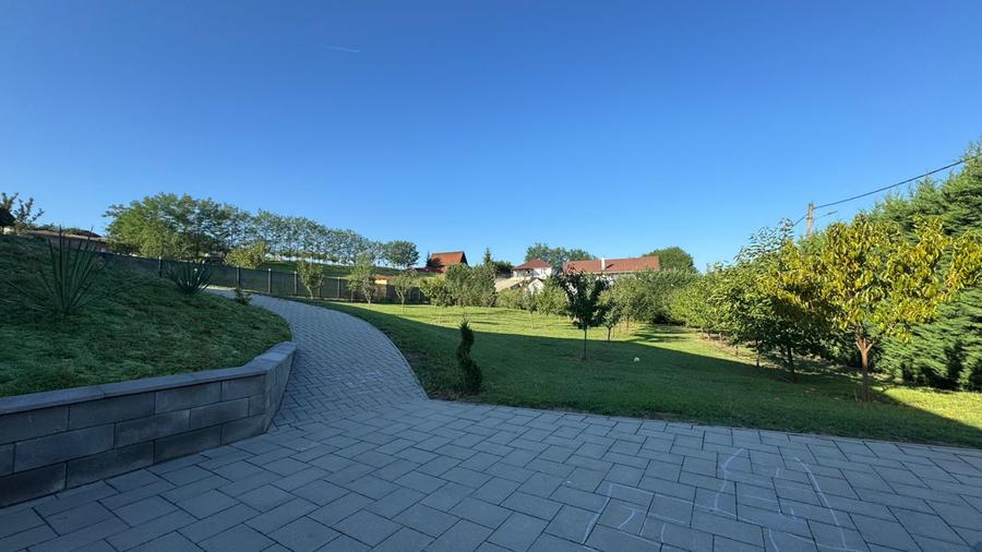 Casa Individuala 4 camere, 212 mp utili + livada, zona Limba!