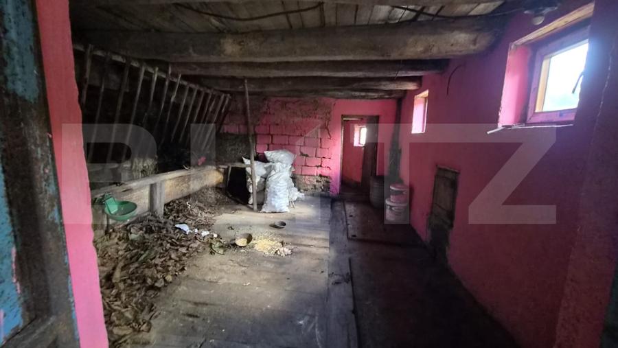 Casa 3 camere, 55 mp, teren 23.000 mp, zona pitoreasca-Poiana Marului