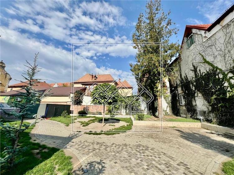 Vila de vanzare in zona premium - renovata total, la cheie