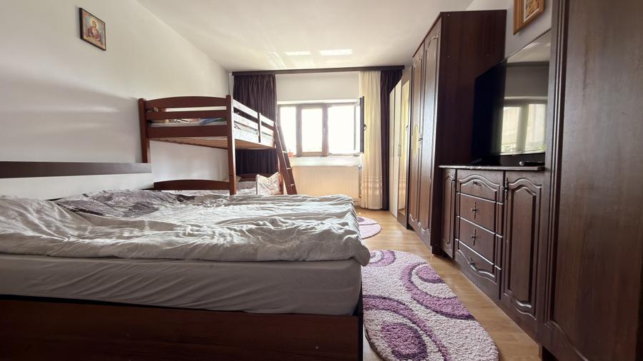 Apartament 2 camere decomandate transformat in 3 de vânzare in km 4-5