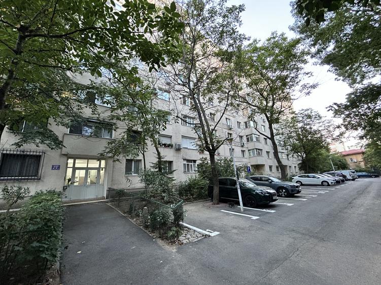 Apartament 3 Camere Titan/Costin Georgian