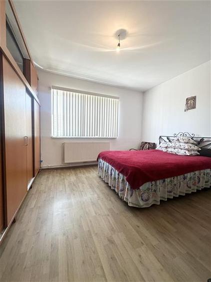 Casa S+P+1E cu Teren de 854 mp, Pretabila pentru Doua Familii