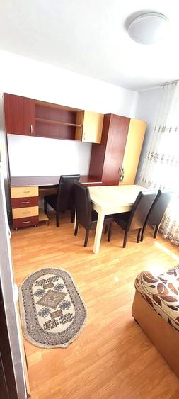 Chirie apartament 3 camere zona Spital Judetean mobilat-utilat 300eur/luna