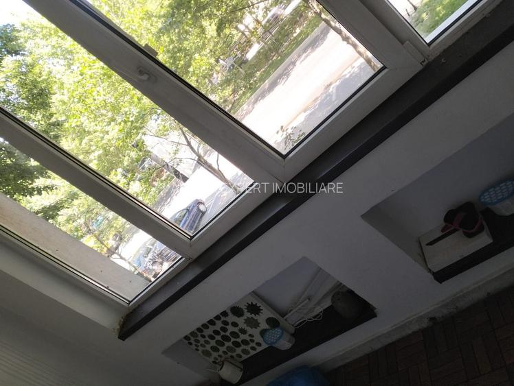 Apartament  de inchiriat 2 camere  langa metrou  1 Decembrie 1918 - 22