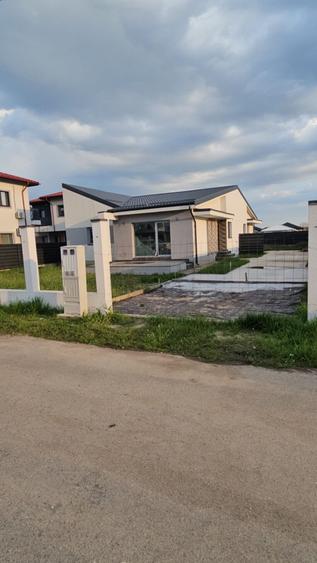 Casă parter 3 camere, 2 băi, teren 310 mp | Tunari