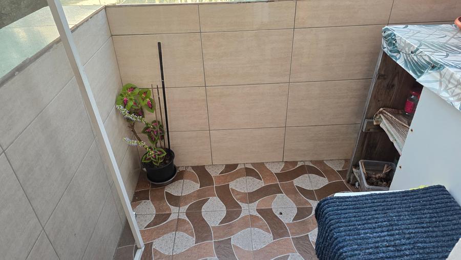Vand apartament 3 camere semidecomandat in Deva, zona Micro 15, etaj 1, izolat