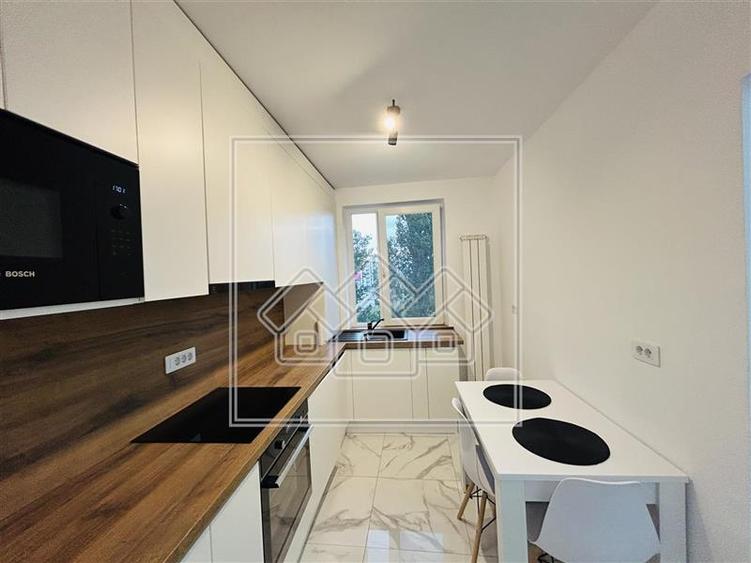 Ap cu 2 camere, mobilat modern, balcon inchis, Zona Rahovei