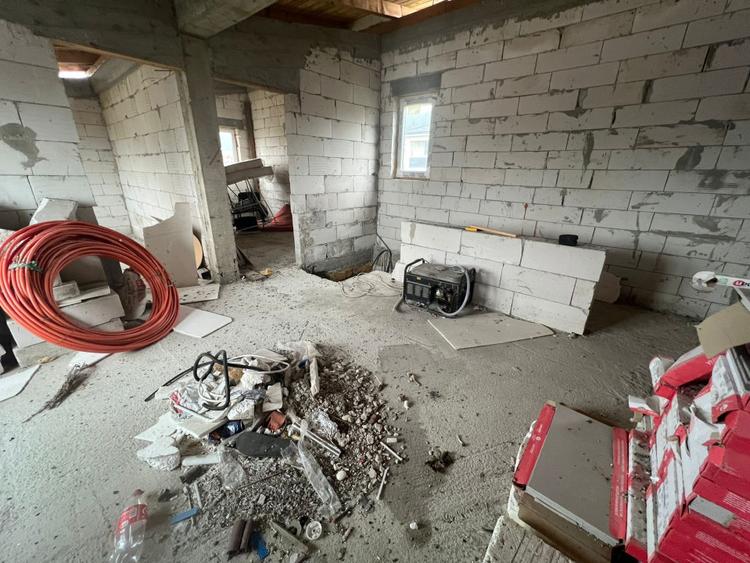 Casa individuala, pe 2 nivele, 110mp utili,500mp teren, zona Chinteni