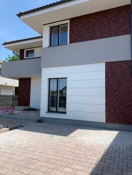 2 VILE SITUATE IN PARADISUL VERDE