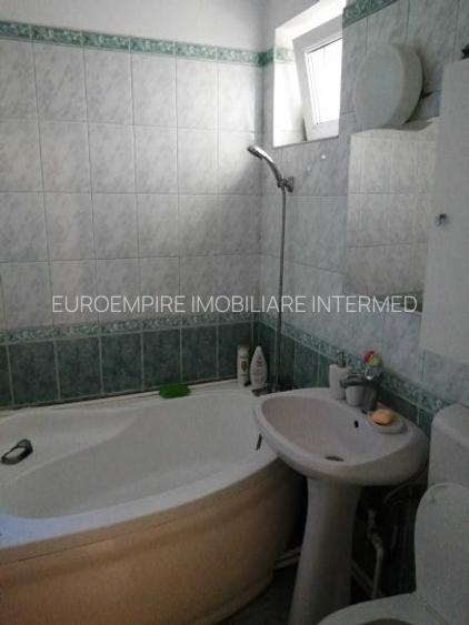 Apartament 3 camere decomandate zona Far - 8