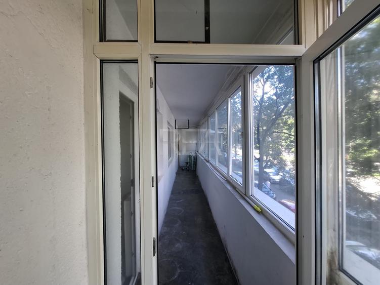 3 camere, 1/10, 76mp, anvelopat-Gorjului-Veteranilor