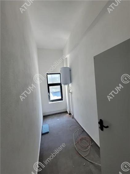 Spatiu comercial 225 mp 3 locuri de parcare Zona Industriala Est Sibiu