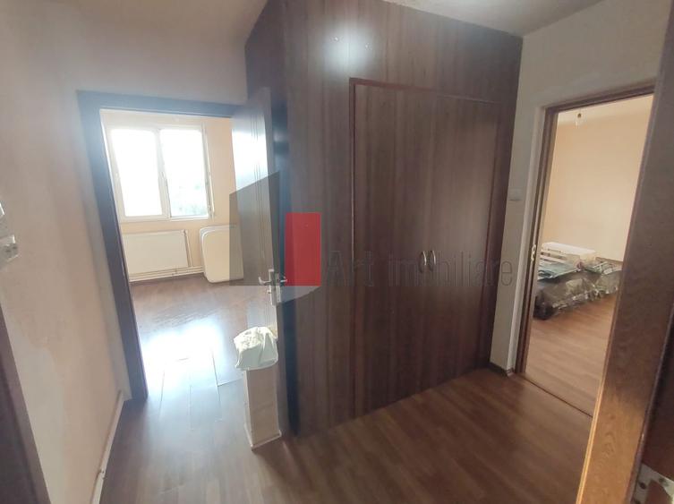 Vânzare apartament 3 camere cu centrală Bd. Obregia - Fântâna Florilor