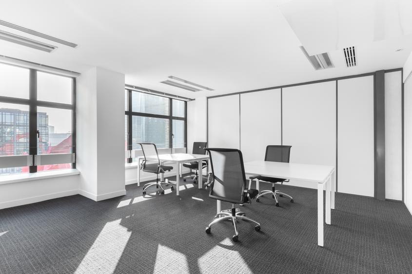 Spațiu de birou privat pentru 4 persoane în Regus Hermes