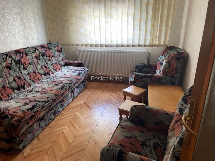 Vând apartament la parter 3 camere 74 metri pătrați utili  80.000€ - 10