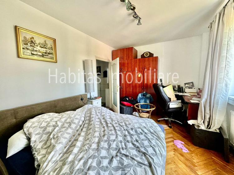 2 camere decomandate 70 mp et2 + parcare - Str Republicii - Centru