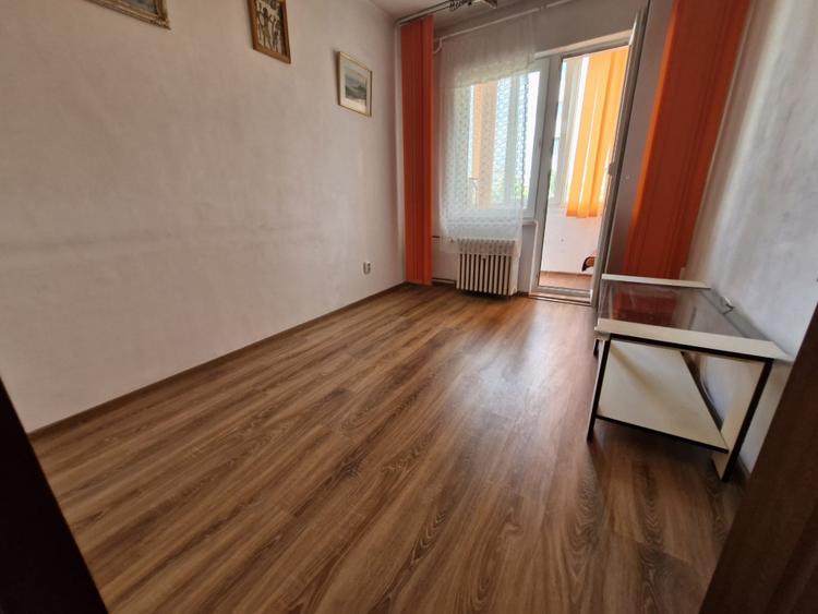 Apartament 3 camere, 72mp, zona Vitan